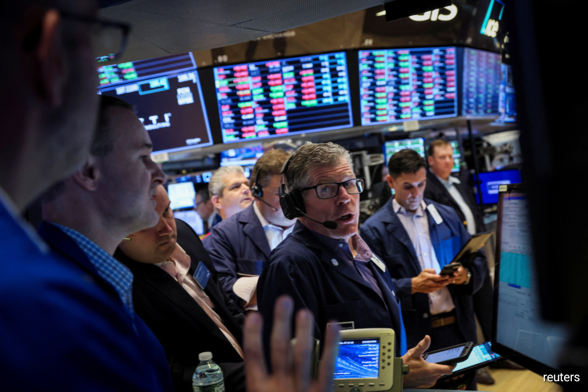 Wall Street gains as healthcare stocks rally, oil prices fall